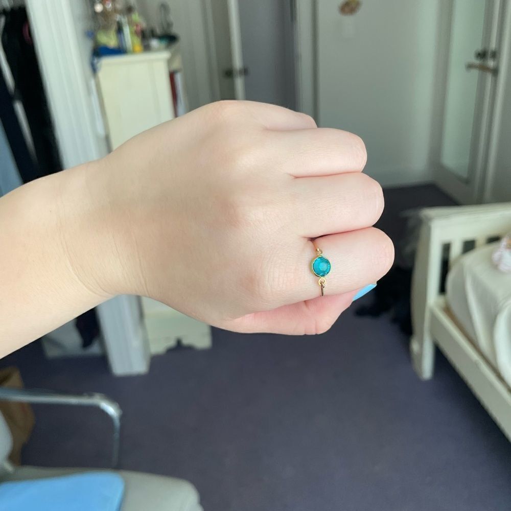 Beautiful gold ring with blue gem - Picture 7 of 8